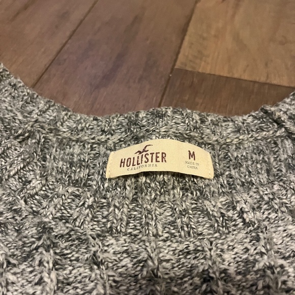 Hollister Knit Peplum style top - Picture 3 of 4